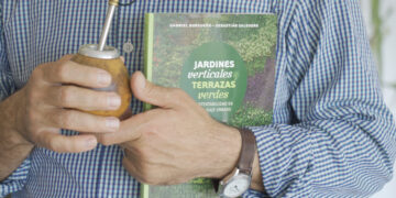 Muros verdes que aportan aromas, sabores y atracción para mariposas