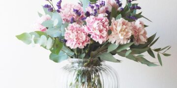 6 flores lindas, económicas y duraderas que podés comprar para decorar tus floreros