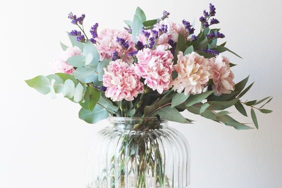 6 flores lindas, económicas y duraderas que podés comprar para decorar tus floreros