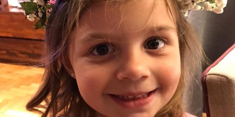 Coronita de flores naturales en 3 simples pasos (video)