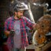 Historias que inspiran: a Julián Provenzano el arte y la naturaleza lo motivan a seguir creando a base del reciclaje
