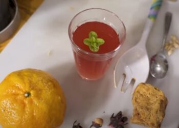 Bebidas probióticas: qué son y cómo hacer una en casa con cáscaras de mandarina (video)