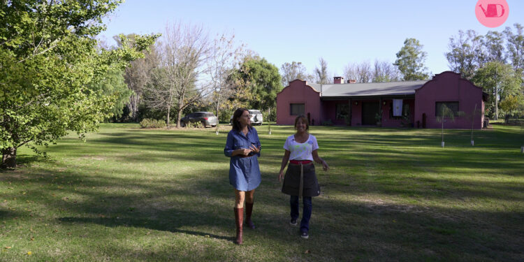 Conocé la chacra donde Connie Moreno Quintana se expresa libremente con sus rosales (primera parte)