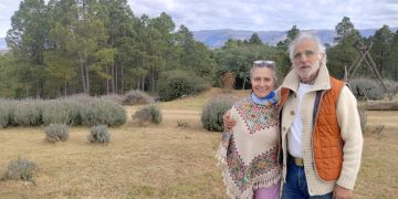 Amor por la lavanda: Aníbal Carlini y Veronica Hussing cuentan como se sumergieron en este universo.