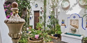 Cómo incorporar piezas artísticas en tu jardín: 5 ideas fáciles y con onda