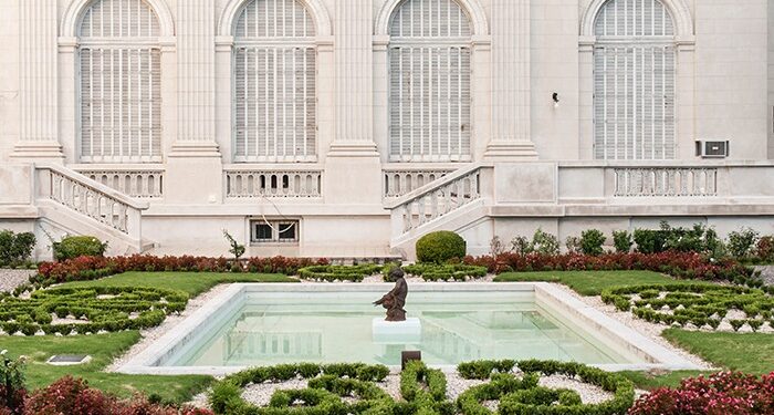 El jardín francés del Museo de Arte Decorativo: simetría, historia y arte verde en Buenos Aires
