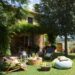 Tendencias deco para jardines 2026: de lo rústico natural a lo futurista minimalista